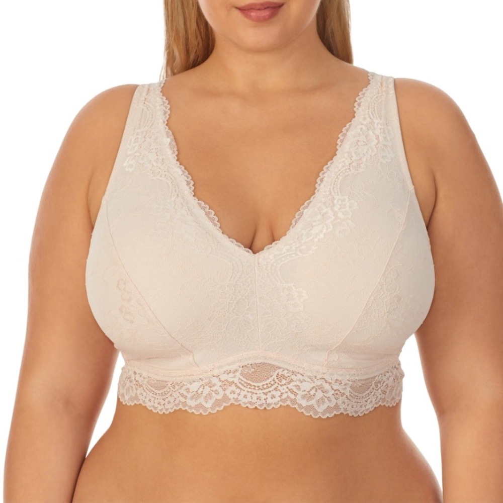 Dream Fit Lace Bralette in the color Shell